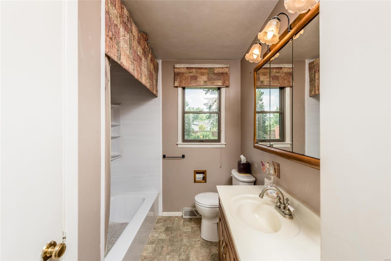 502 Walnut Street Alhambra, IL 62001 - Photo 13 of 26 Gallery Image 13