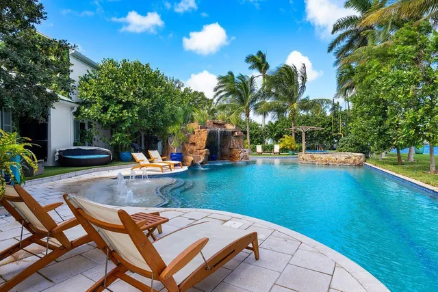 $15,000,000 | 963 Eve Street, Delray Beach, FL 33483