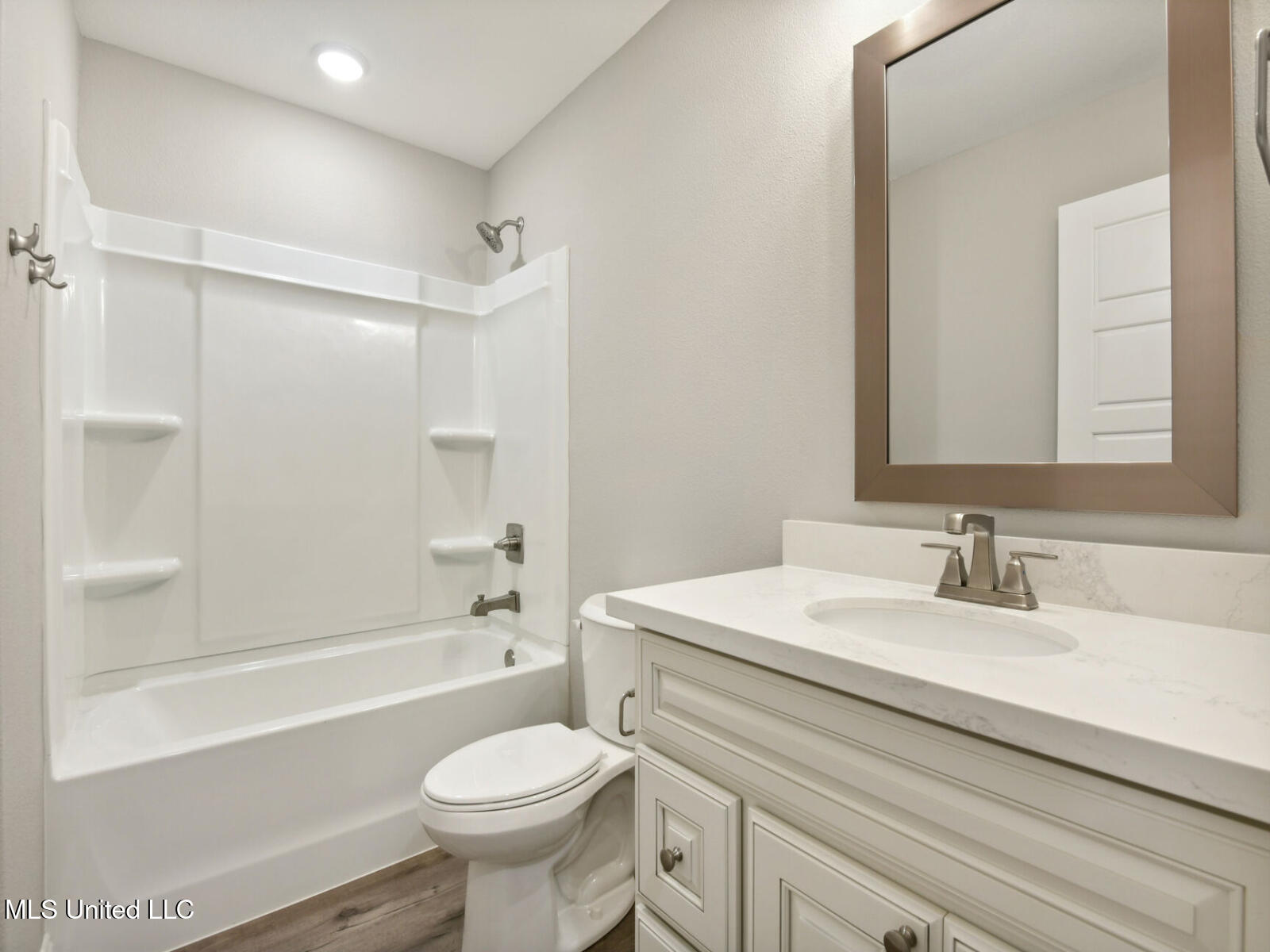 13516 Garland Road Ocean Springs, MS 39564 - Photo 20 of 22 Dune_K224_Bath3