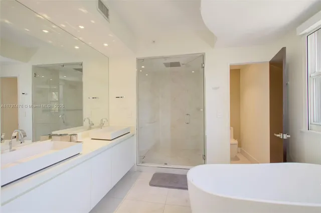 $1,995,000 | 701 Crandon Boulevard, Unit 402, Key Biscayne, FL 33149