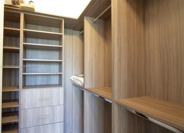 $1,995,000 | 701 Crandon Boulevard, Unit 402, Key Biscayne, FL 33149