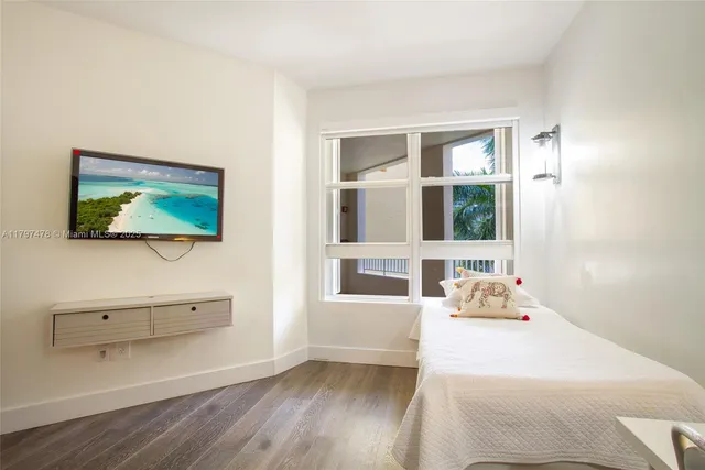 $1,995,000 | 701 Crandon Boulevard, Unit 402, Key Biscayne, FL 33149