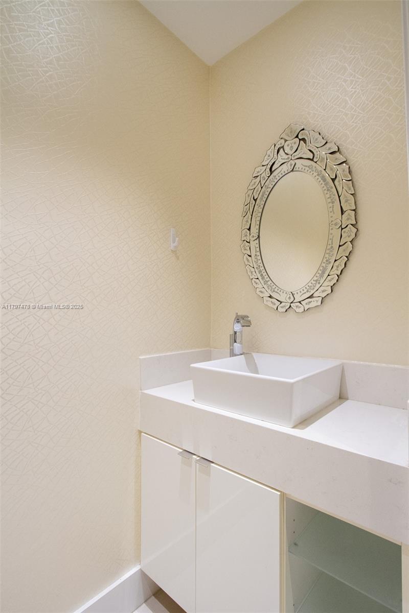701 Crandon Boulevard, Unit 402 Key Biscayne, FL 33149 - Photo 20 of 38
