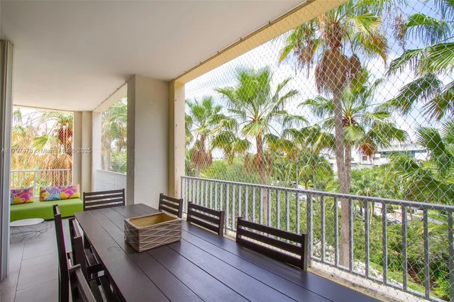 $1,995,000 | 701 Crandon Boulevard, Unit 402, Key Biscayne, FL 33149