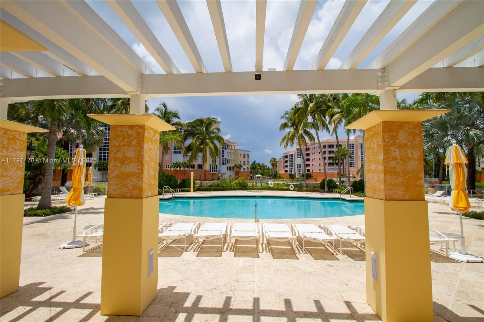 701 Crandon Boulevard, Unit 402 Key Biscayne, FL 33149 - Photo 29 of 38