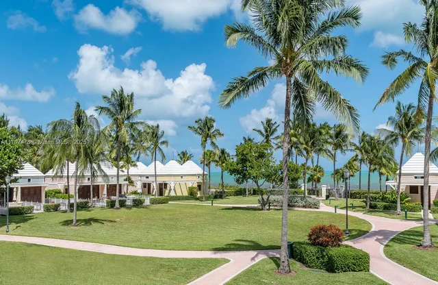 $1,995,000 | 701 Crandon Boulevard, Unit 402, Key Biscayne, FL 33149