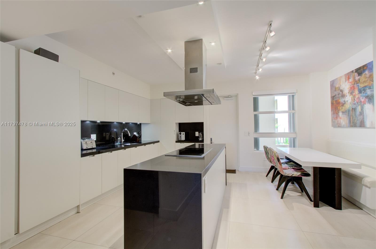 701 Crandon Boulevard, Unit 402 Key Biscayne, FL 33149 - Photo 4 of 38