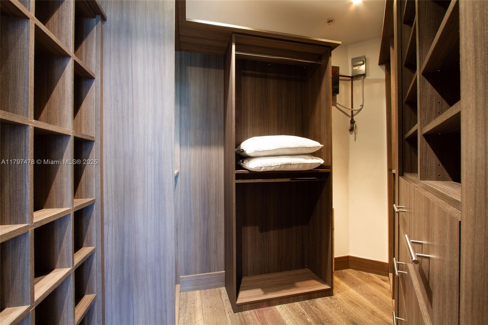 701 Crandon Boulevard, Unit 402 Key Biscayne, FL 33149 - Photo 10 of 38