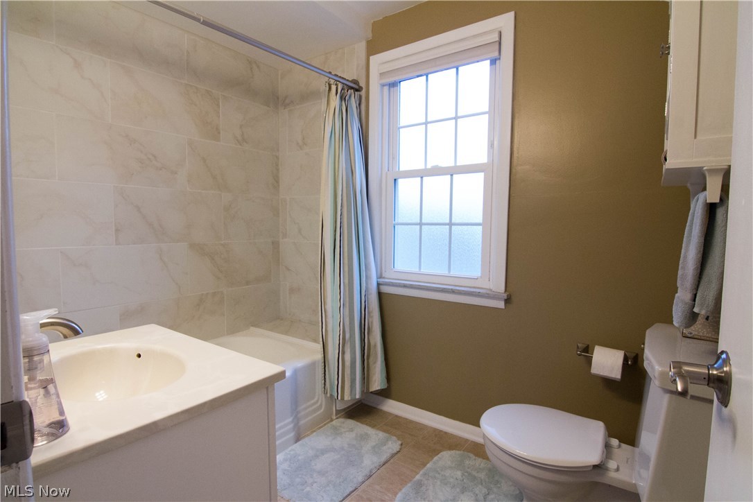 4052 Charlton Road Cleveland, OH 44121 - Photo 22 of 23 Gallery Image 22