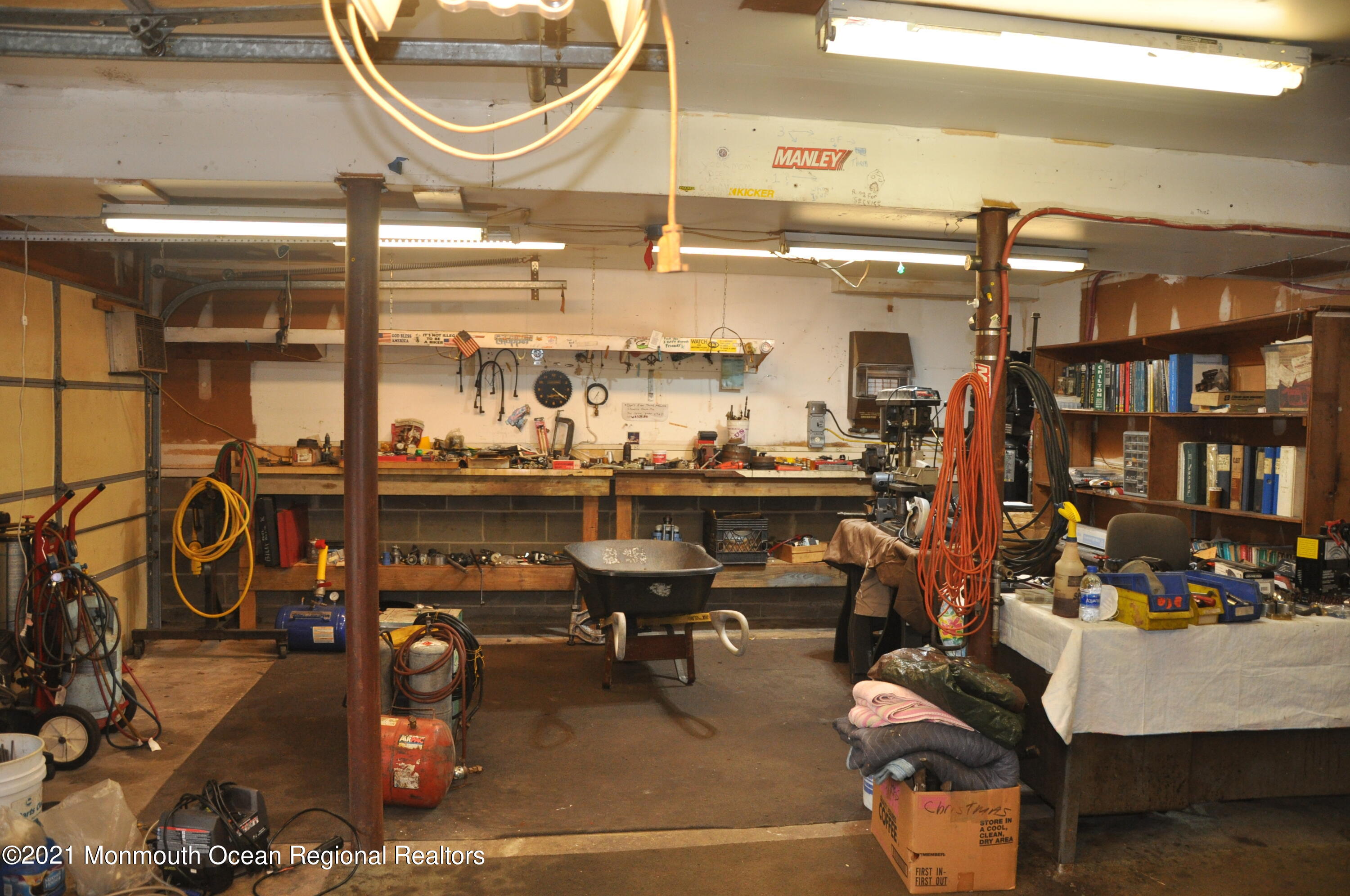 542 South Cooks Bridge Road Jackson, NJ 08527 - Photo 42 of 50 a room with musical instruments