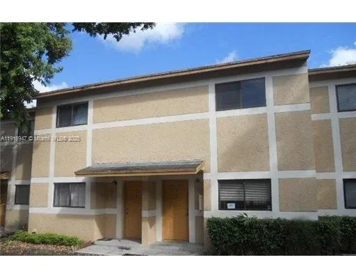$2,450 | 9457 Palm Circle North, Pembroke Pines, FL 33025