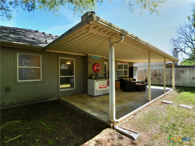 a view of a house with porch