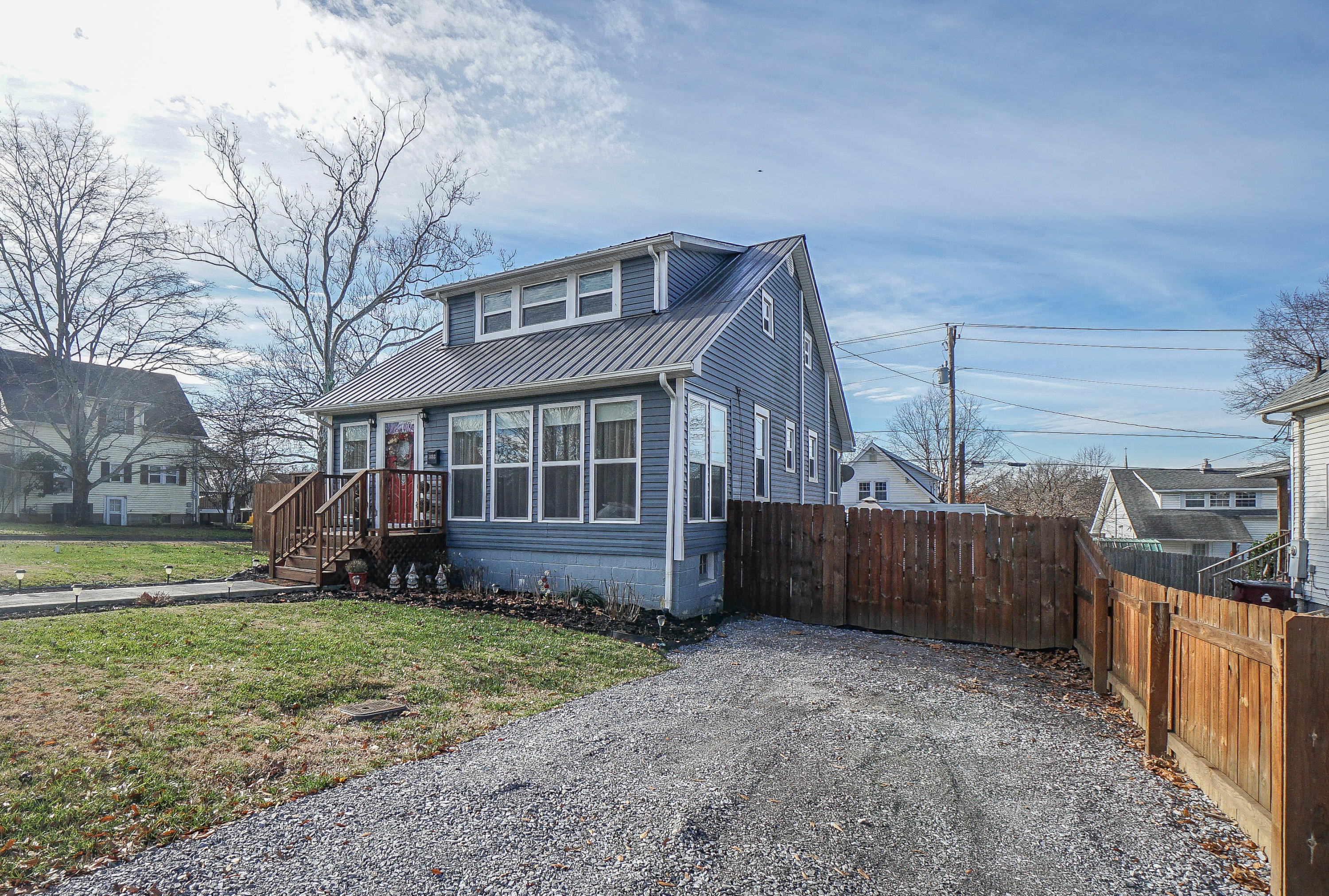 1403 Remsen Street Alcoa, TN 37701 - Photo 2 of 40 DSC01876