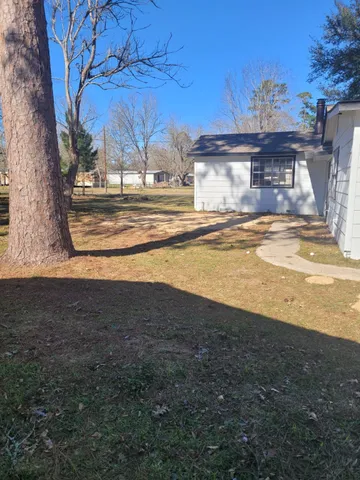 $1,850 | 104 County Road 2401, Hull, TX 77564