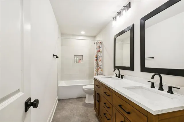 $545,000 | 53 Woodlake Boulevard, Kenner, LA 70065