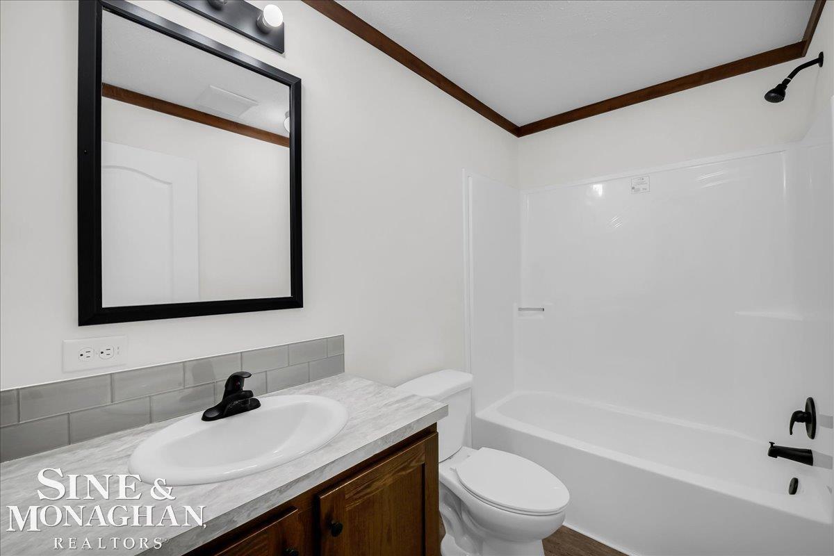 2060 Washington Street Algonac, MI 48001 - Photo 33 of 37