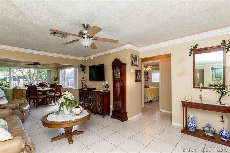 1511 North 31st Road Hollywood, FL 33021 - Photo 10 of 43 Gallery Image 10