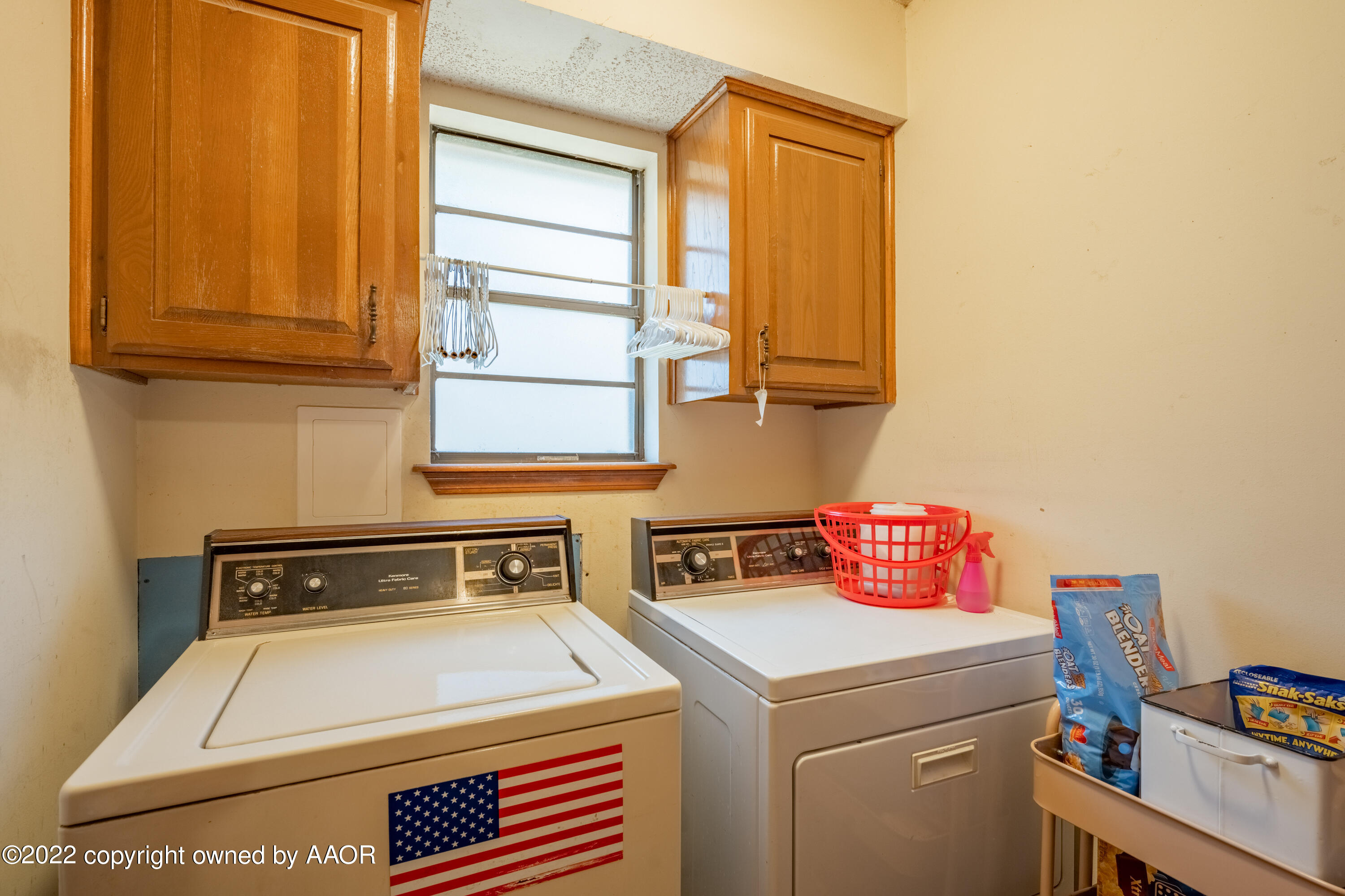 6614 Falcon Road Amarillo, TX 79109 - Photo 18 of 21 laundry room