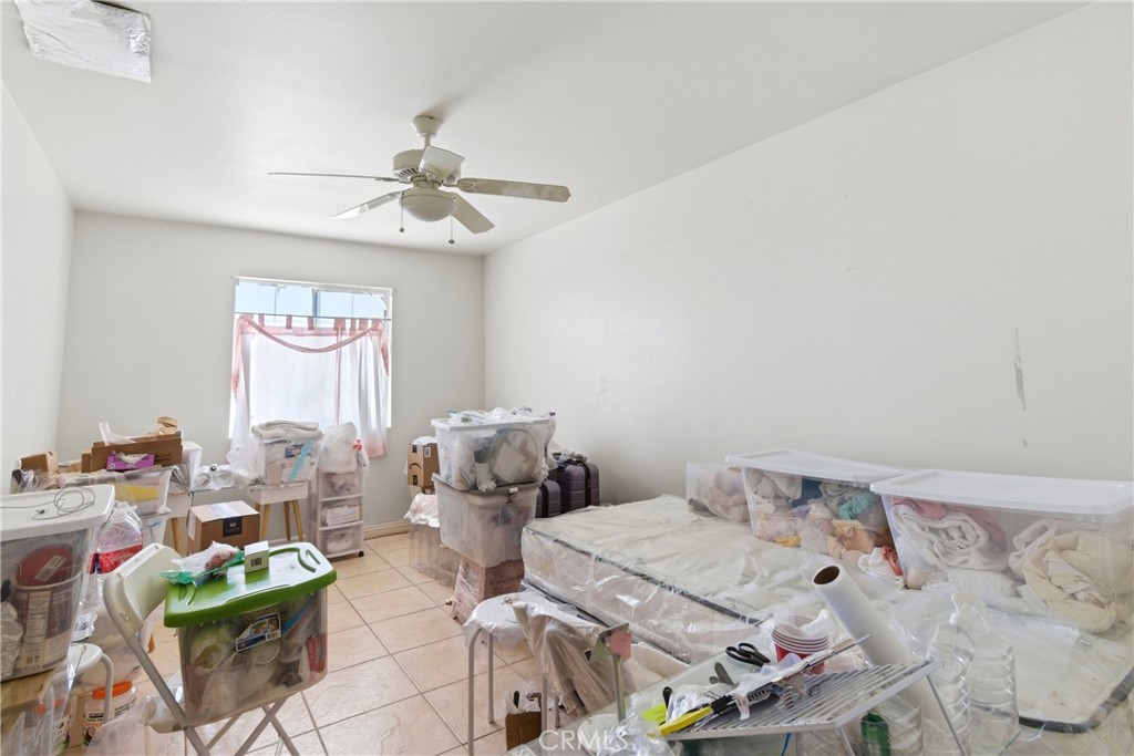 16433 Pauhaska Road Apple Valley, CA 92307 - Photo 21 of 50 Bedroom #1 off Laundry room