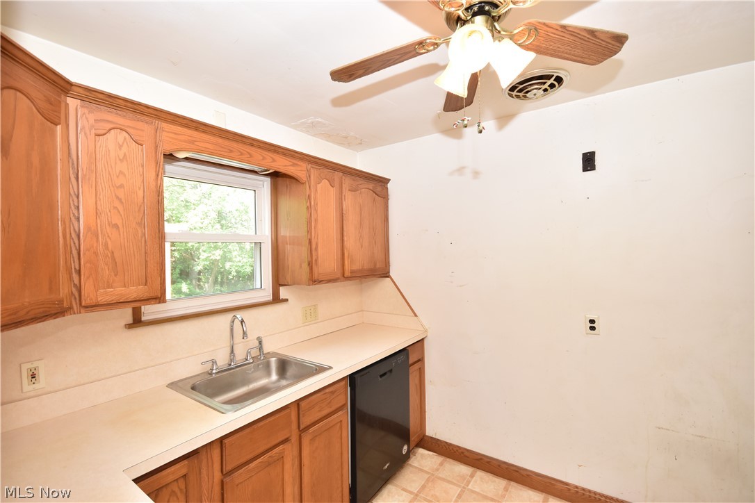 1944 Seneca Road Euclid, OH 44117 - Photo 6 of 28 Gallery Image 6