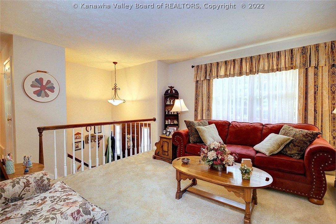 10 Barrington Road Nitro, WV 25143 - Photo 4 of 30 Gallery Image 4