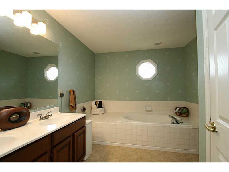 7921 Islay Road Indianapolis, IN 46217 - Photo 18 of 24 Gallery Image 18