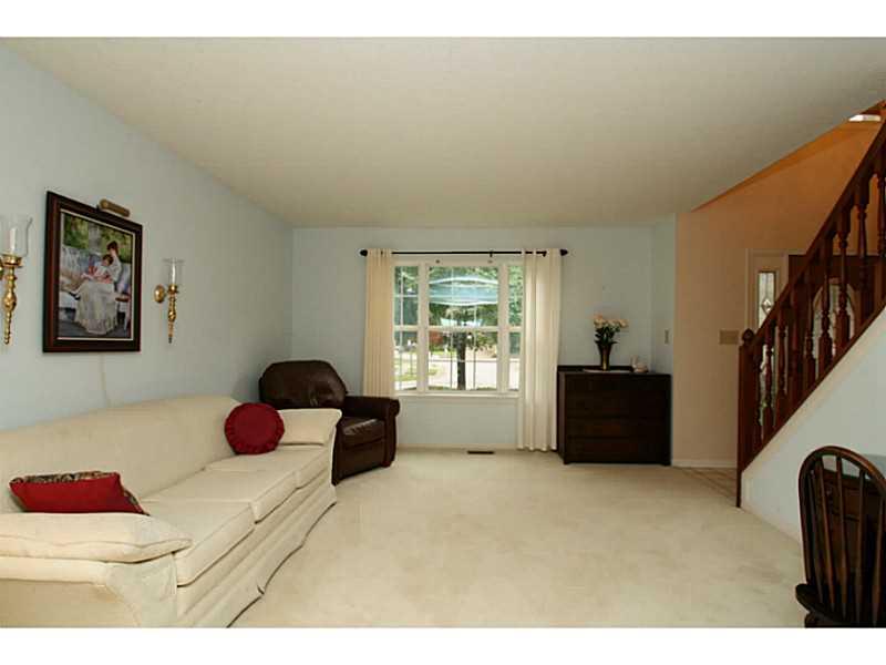 7921 Islay Road Indianapolis, IN 46217 - Photo 4 of 24 Gallery Image 4