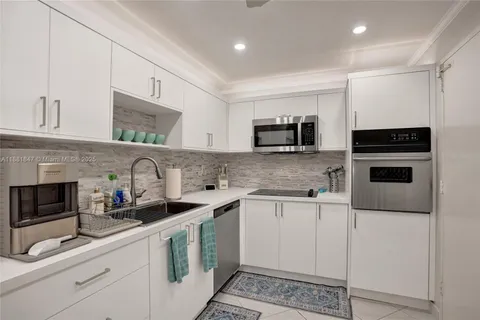 $395,000 | 4250 Galt Ocean Drive, Unit 4P, Fort Lauderdale, FL 33308