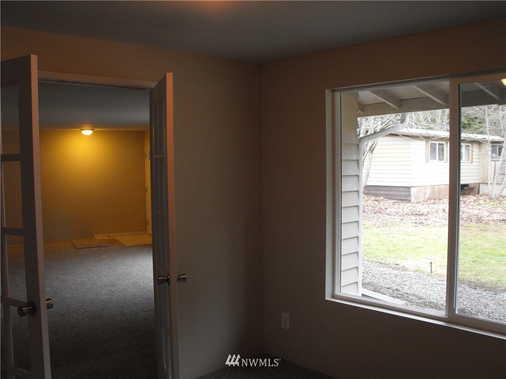 2015 Shamrock Road Northwest Bremerton, WA 98312 - Photo 18 of 23 Gallery Image 18