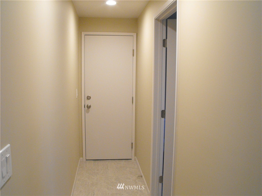 2015 Shamrock Road Northwest Bremerton, WA 98312 - Photo 20 of 23 Gallery Image 20