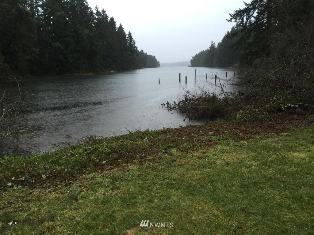 2015 Shamrock Road Northwest Bremerton, WA 98312 - Photo 3 of 23 Gallery Image 3