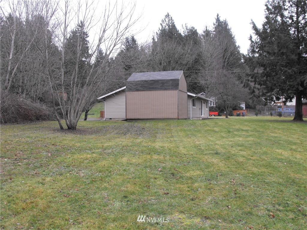 2015 Shamrock Road Northwest Bremerton, WA 98312 - Photo 21 of 23 Gallery Image 21