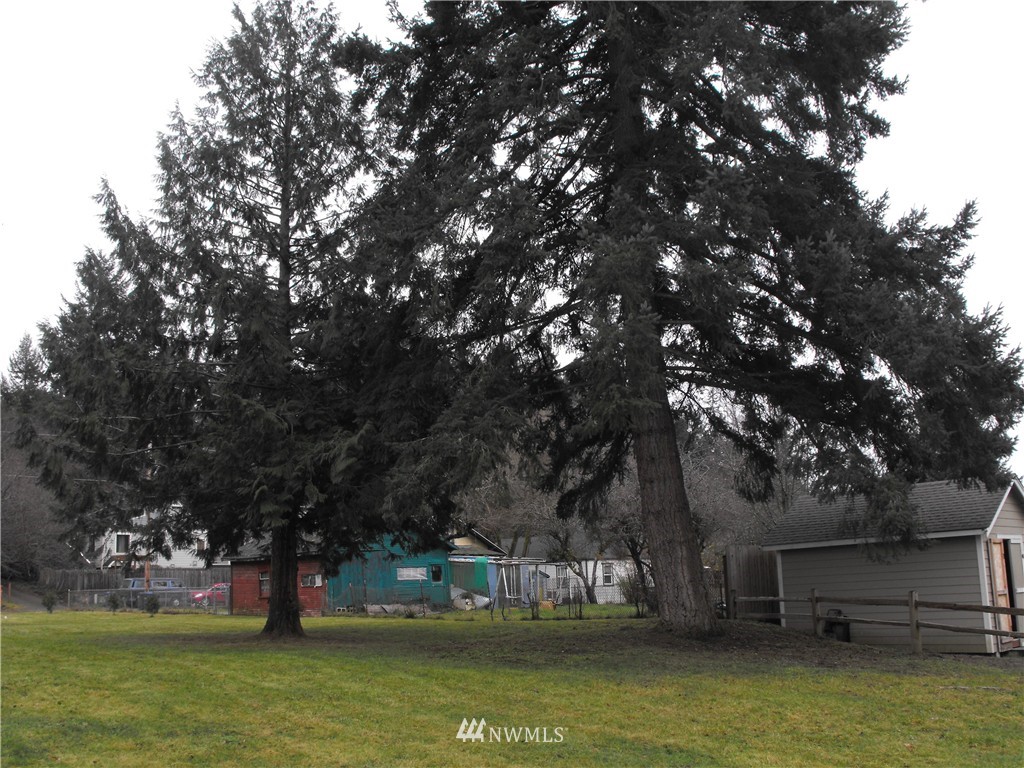 2015 Shamrock Road Northwest Bremerton, WA 98312 - Photo 4 of 23 Gallery Image 4