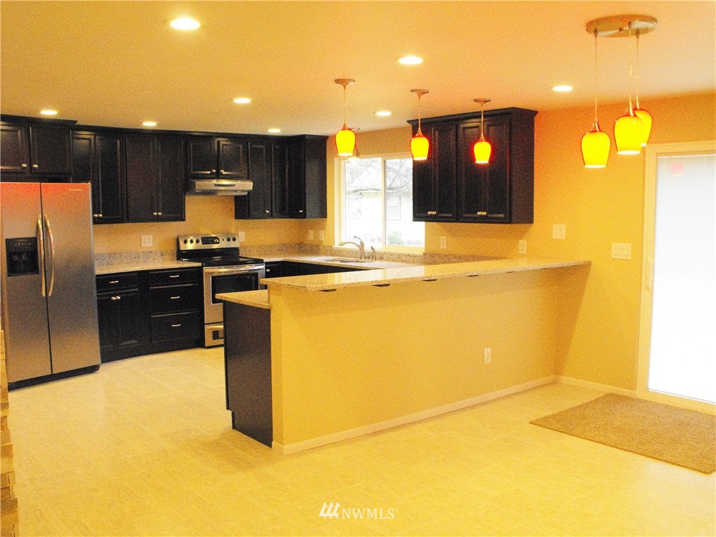 2015 Shamrock Road Northwest Bremerton, WA 98312 - Photo 5 of 23 Gallery Image 5