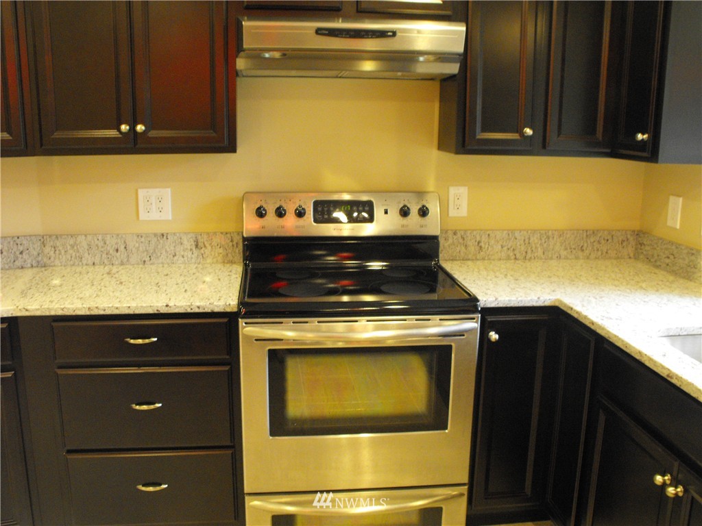 2015 Shamrock Road Northwest Bremerton, WA 98312 - Photo 7 of 23 Gallery Image 7