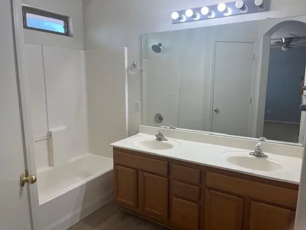 $2,100 | 9428 South 35th Glen, Laveen, AZ 85339