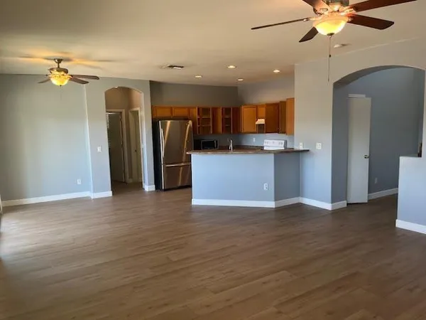 $2,100 | 9428 South 35th Glen, Laveen, AZ 85339