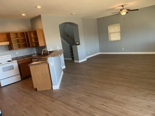 $2,100 | 9428 South 35th Glen, Laveen, AZ 85339