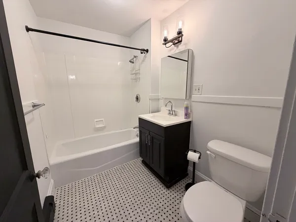 $3,000 | 9 Hollis Street, Unit B, Milton, MA 02186