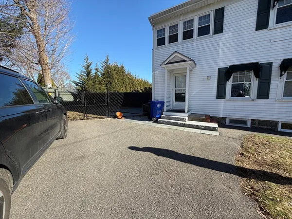 $3,000 | 9 Hollis Street, Unit B, Milton, MA 02186