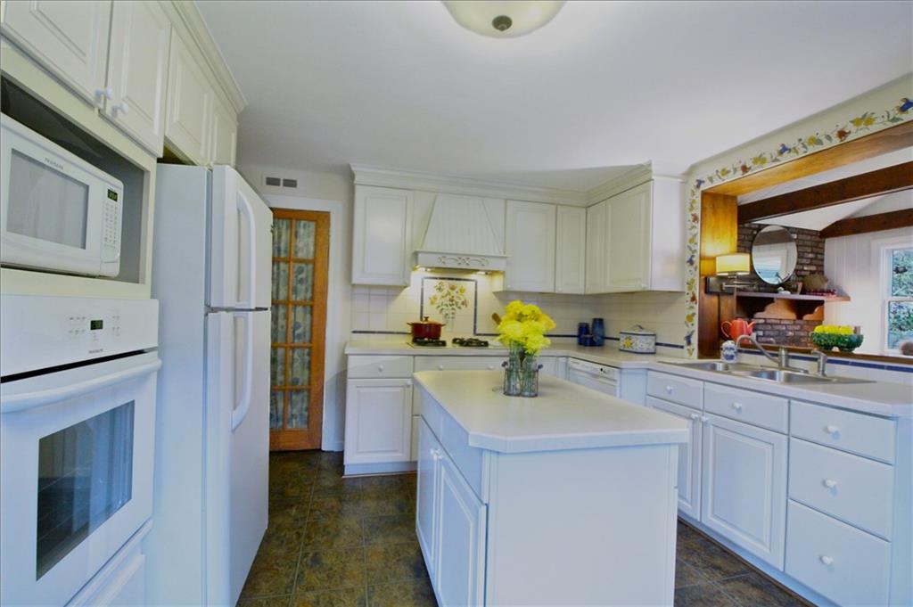 137 Union Church Road Mars, PA 16046 - Photo 4 of 24 a kitchen with a sink stove and refrigerator