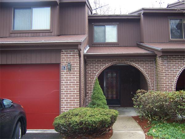 13 Country Club Road, Unit 13 Peabody, MA 01960 - Photo 1 of 12 Gallery Image 1