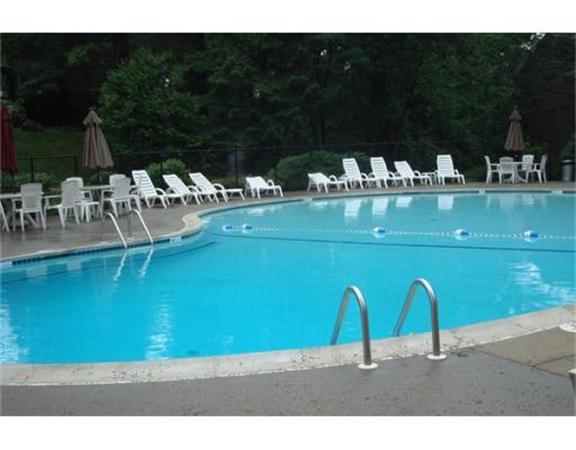 13 Country Club Road, Unit 13 Peabody, MA 01960 - Photo 11 of 12 Gallery Image 11