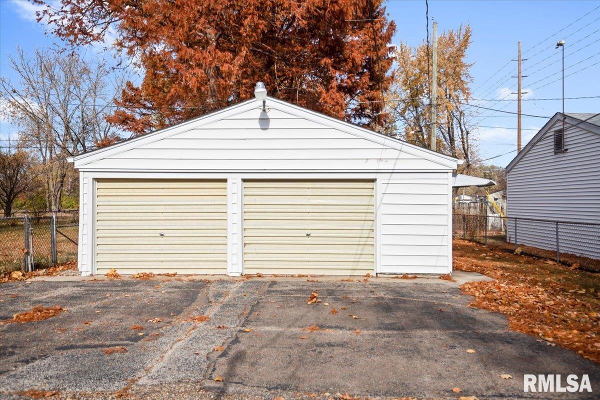 2373 East Keys Avenue Springfield, IL 62702 - Photo 4 of 16