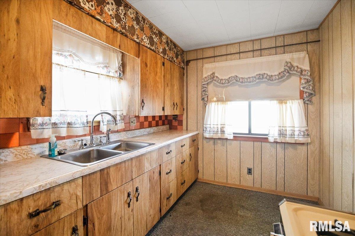 2373 East Keys Avenue Springfield, IL 62702 - Photo 9 of 16