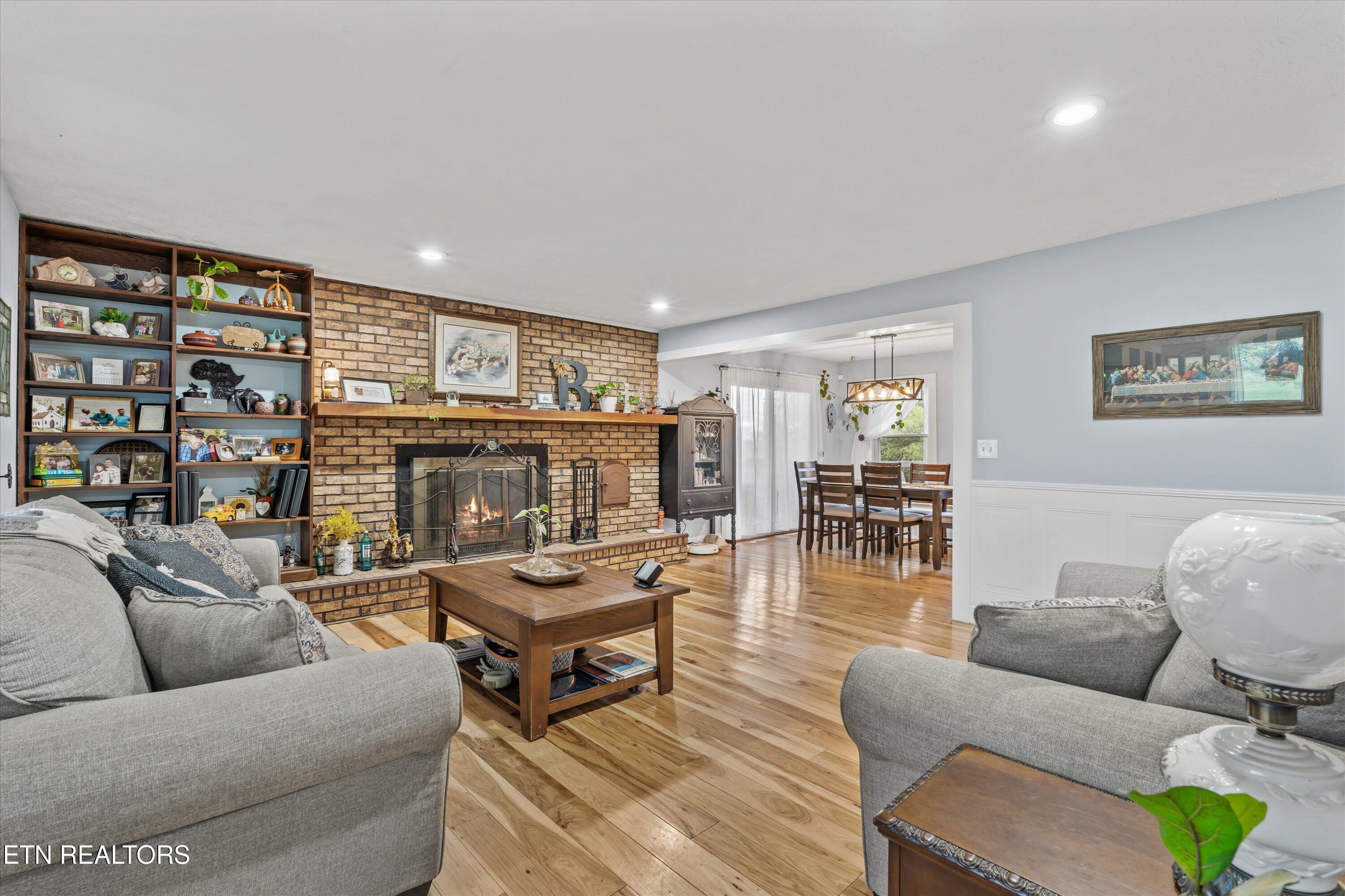 6239 North Trigonia Road Greenback, TN 37742 - Photo 13 of 50 Living Room