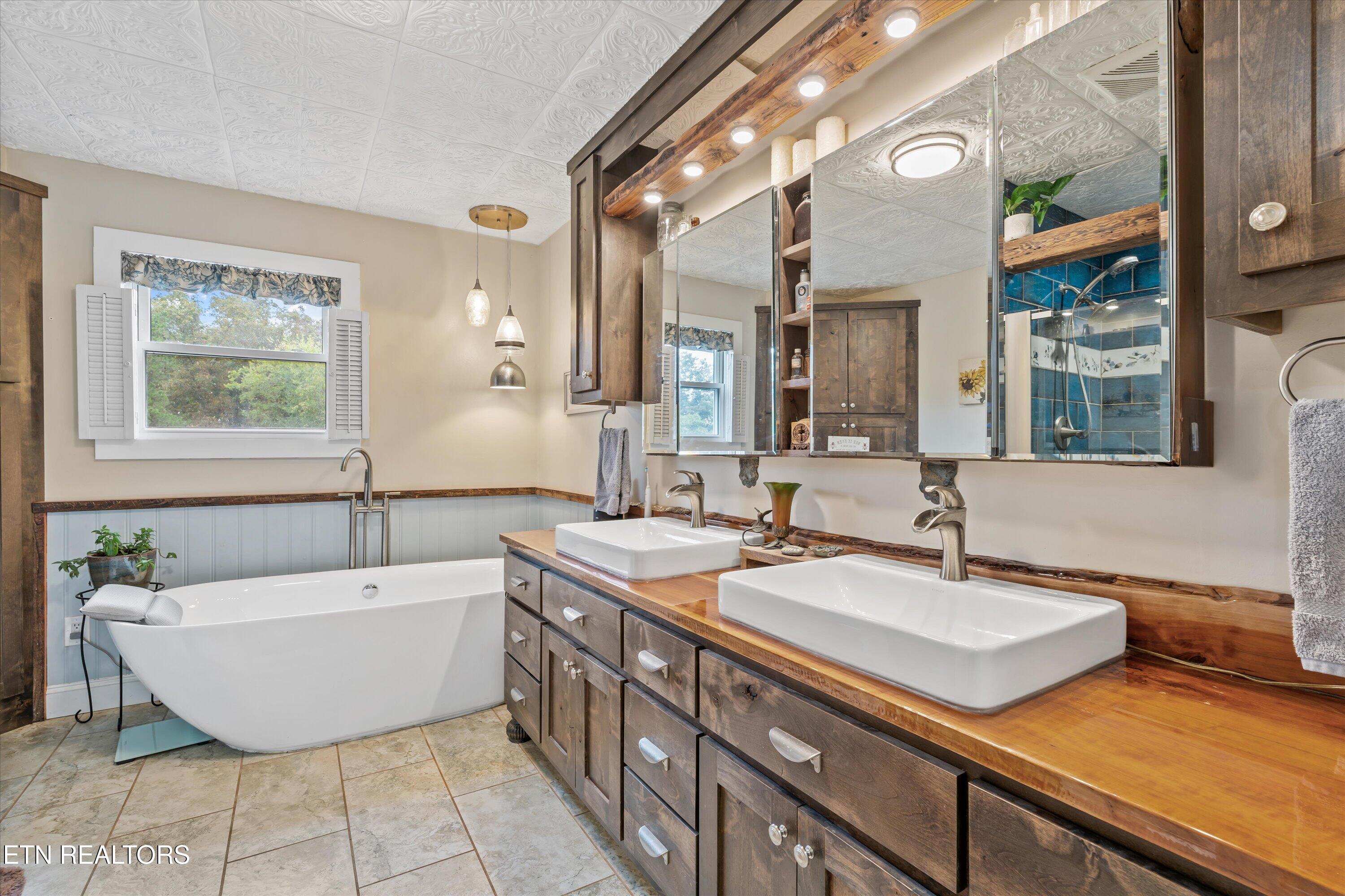 6239 North Trigonia Road Greenback, TN 37742 - Photo 20 of 50 Main Bath