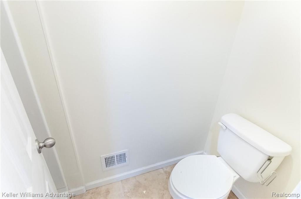 106 Stratford Lane Rochester Hills, MI 48309 - Photo 16 of 34