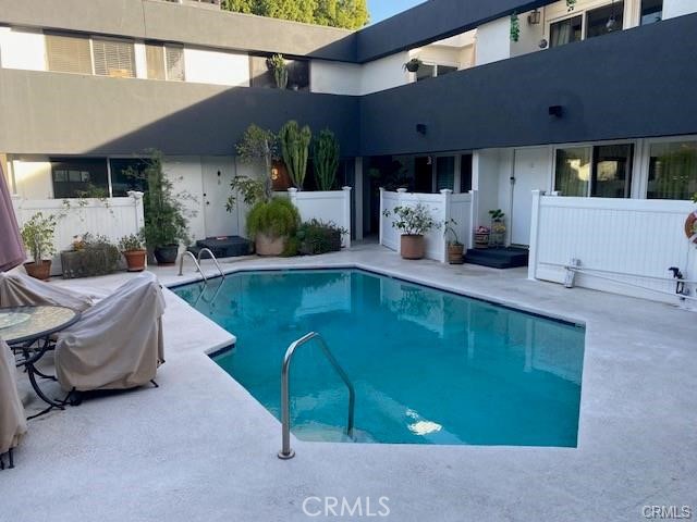 5144 Zelzah Avenue, Unit 3 Encino, CA 91316 - Photo 2 of 22