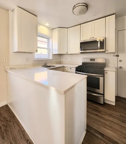 $1,700 | 4916 North Harlem Avenue, Unit 3, Harwood Heights, IL 60706